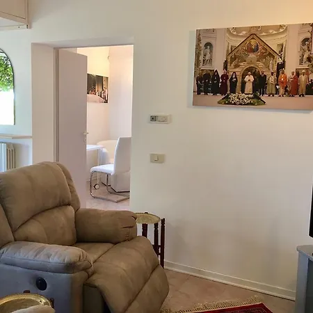 Assisi Randr *